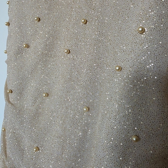 Emerald Sundae Juniors' Imitation Pearl Embellished‎ Glitter Sleeveless Bodycon - Picture 5 of 9